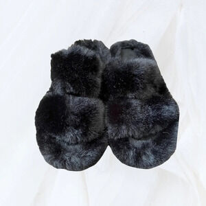 Like  new slipper sandals